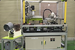 自動ネジ締め機（宮山技術研究所）